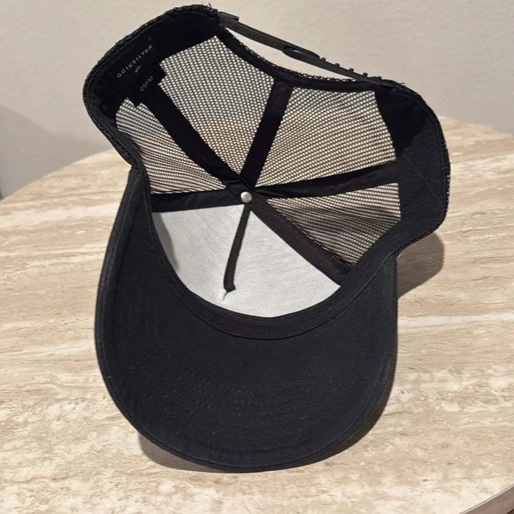 Quicksilver Baseball Cap - Picture 6 of 6